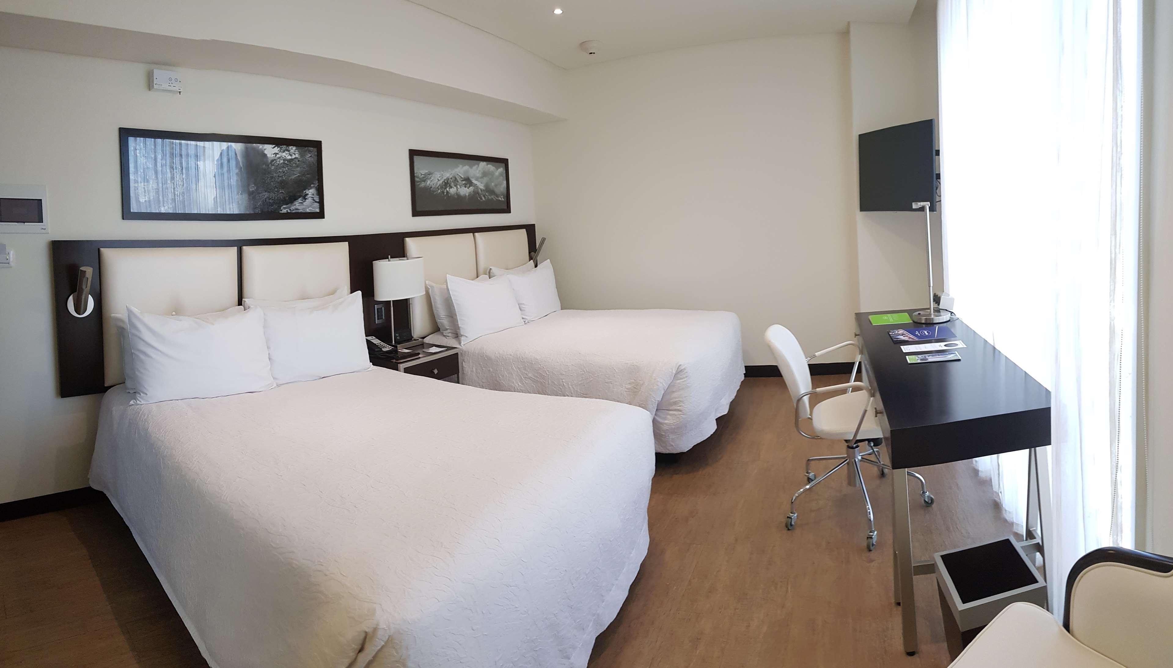 Hampton By Hilton Santa Cruz Hotel Santa Cruz de La Sierra Exterior photo