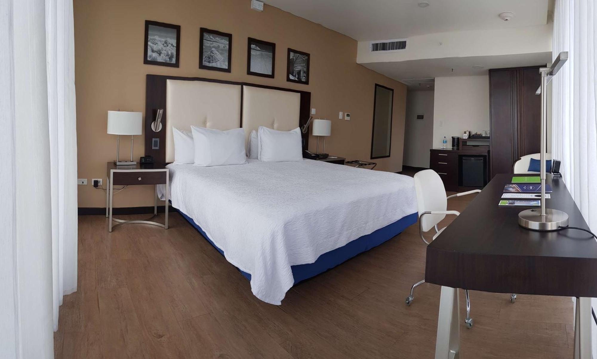 Hampton By Hilton Santa Cruz Hotel Santa Cruz de La Sierra Exterior photo