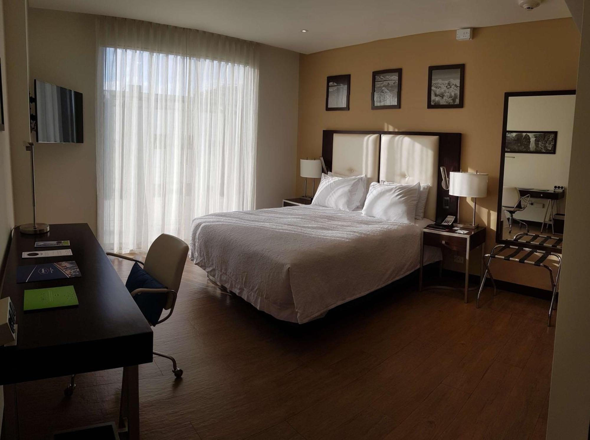 Hampton By Hilton Santa Cruz Hotel Santa Cruz de La Sierra Exterior photo